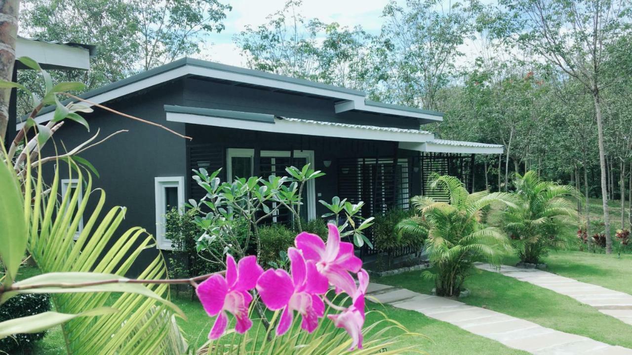 The Herbal Khao Lak Buitenkant foto